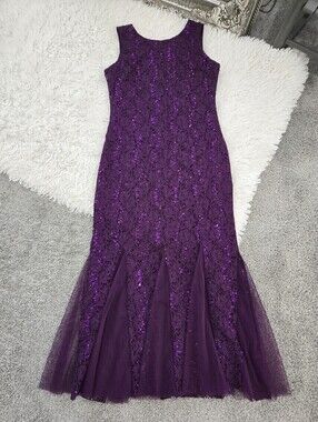 Candalite Petite Purple Sequin Lace Dress. Mermaid silhouette. Size Large Petit